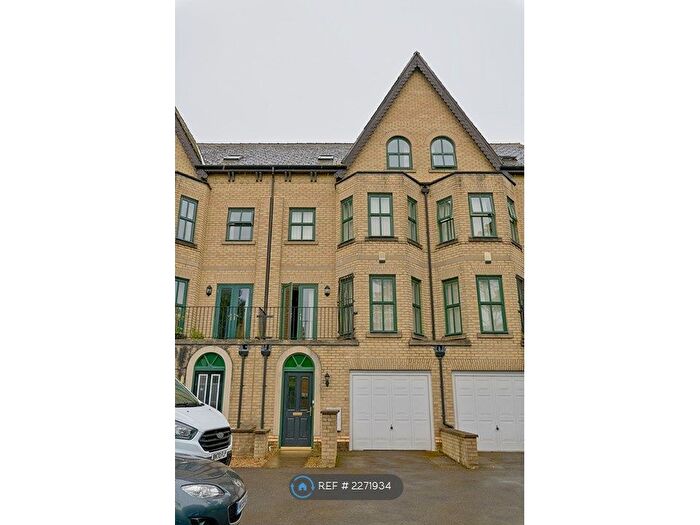 5 Bedroom Terraced House To Rent In Denison Road, Manchester, M14