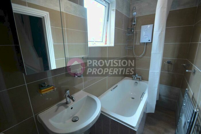 4 Bedroom Terraced House To Rent In Harold Mount, Hyde Park, Leeds, LS6