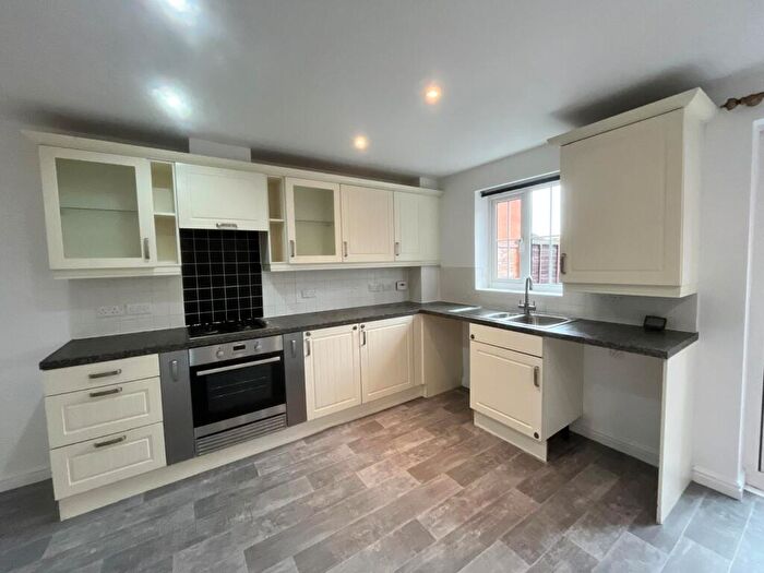 5 Bedroom Town House To Rent In Felton Close, Stafford, ST17