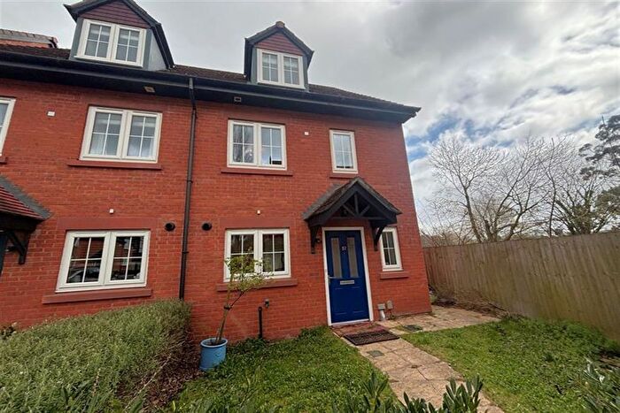 4 Bedroom Semi Detached House For Sale In West Park Drive, Macclesfield, SK10