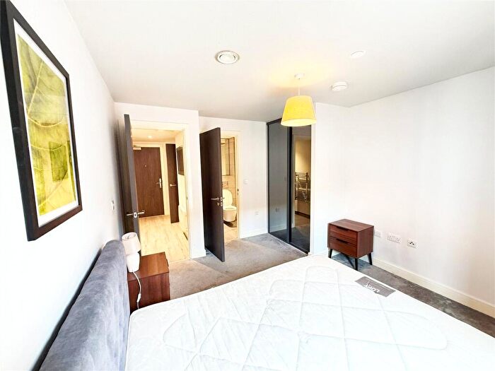 2 Bedroom Apartment To Rent In St Martin's Place, Broad Street, Birmingham, B15