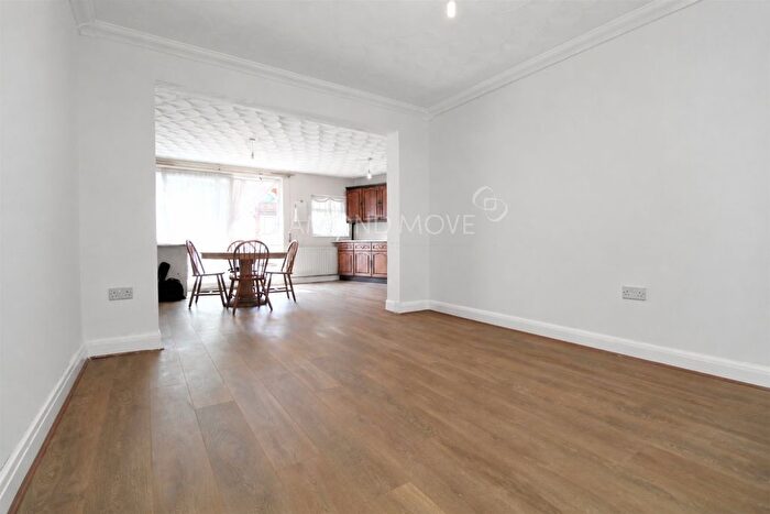 3 Bedroom Terraced House To Rent In Cambridge Close, Hounslow, TW4