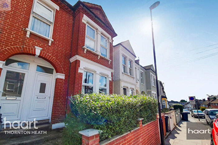 2 Bedroom Maisonette For Sale In Grange Park Road, Thornton Heath, CR7