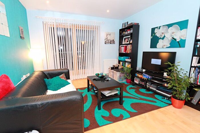 1 Bedroom Flat To Rent In Clarendon Road, London, N8