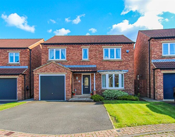 4 Bedroom Detached House For Sale In First Avenue, Wakefield, WF1