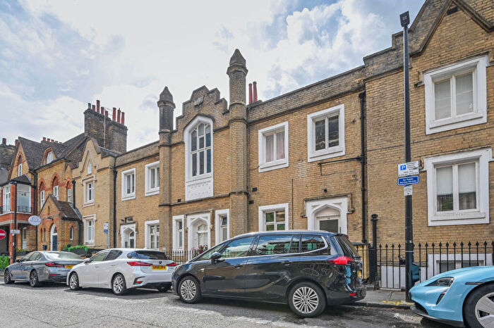 1 Bedroom Flat To Rent In Newark Street, Whitechapel, London, E1