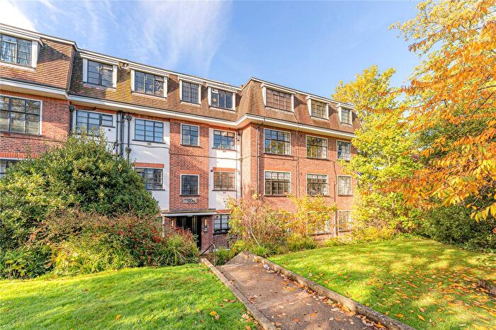 2 Bedroom Flat For Sale In Colney Hatch Lane, London, N10