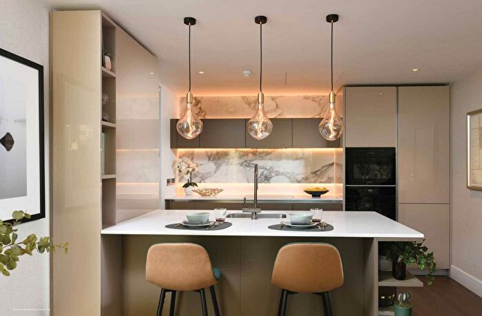 2 Bedroom Flat To Rent In White City Living, London, W12