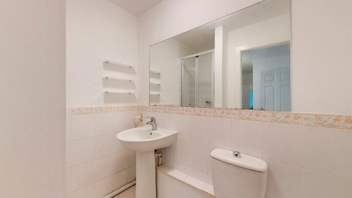 2 Bedroom Flat To Rent In Lennox Avenue, Milngavie, East Dunbartonshire, G62