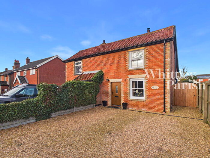2 Bedroom Semi Detached House For Sale In Ipswich Road, Long Stratton, Norwich, NR15