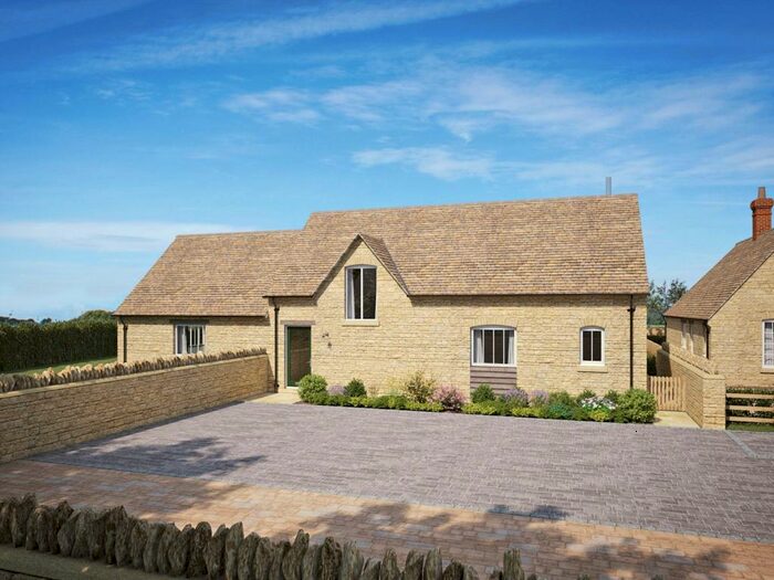 4 Bedroom Bungalow For Sale In Bell House, Poulton, GL7