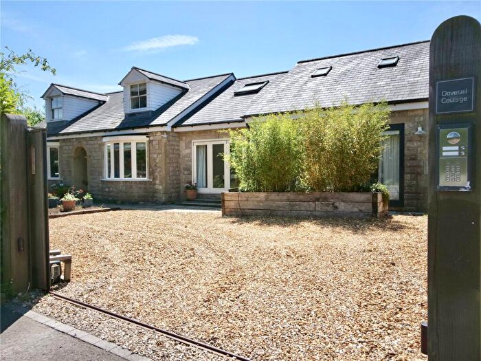 5 Bedroom Bungalow For Sale In Commmon Lane, Holcombe, BA3