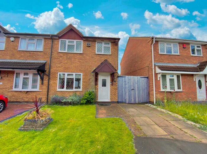 3 Bedroom Semi-Detached House To Rent In Cotman Close, Bedworth, CV12