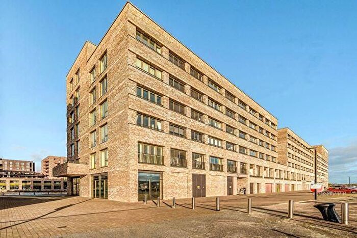 2 Bedroom Flat To Rent In Rendel Apartments, Lock Side Way, Gallions Reach, Becktons, London, E16