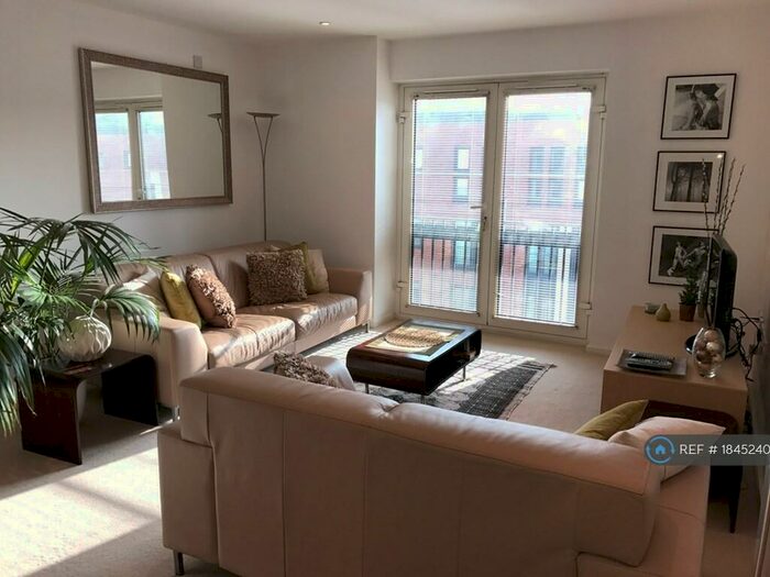 2 Bedroom Flat To Rent In Parade, Leamington Spa, CV32