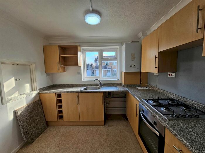 Studio To Rent In Woods Drive, Apse Heath, Sandown, PO36