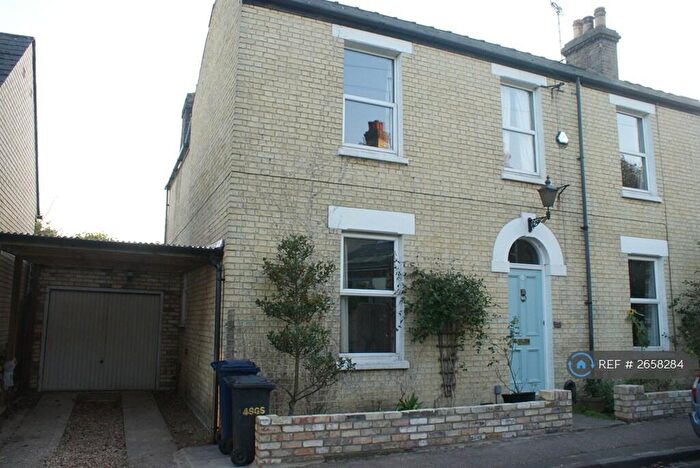 3 Bedroom Semi-Detached House To Rent In George Street, Cambridge, CB4