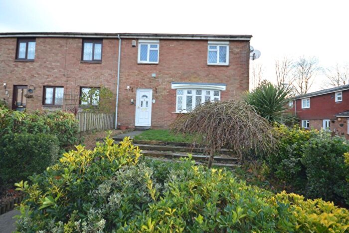 4 Bedroom Semi-Detached House To Rent In Gainsborough Road, Basingstoke, Hampshire, RG21