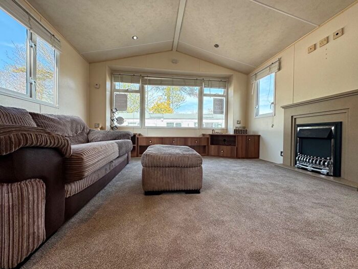 2 Bedroom Park Home For Sale In The Ridge West, St. Leonards-On-Sea, TN37