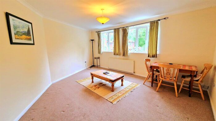 1 Bedroom Flat To Rent In Thorn Lane, Leeds, LS8