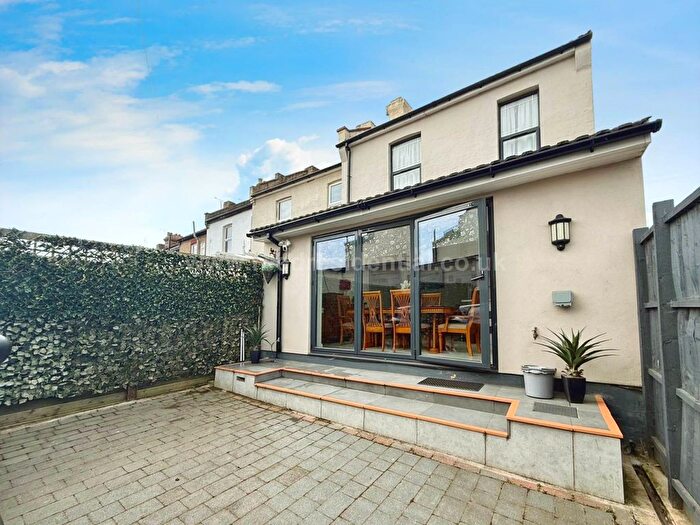 4 Bedroom Terraced House To Rent In Roots Hall Avenue, Southend On Sea, SS2