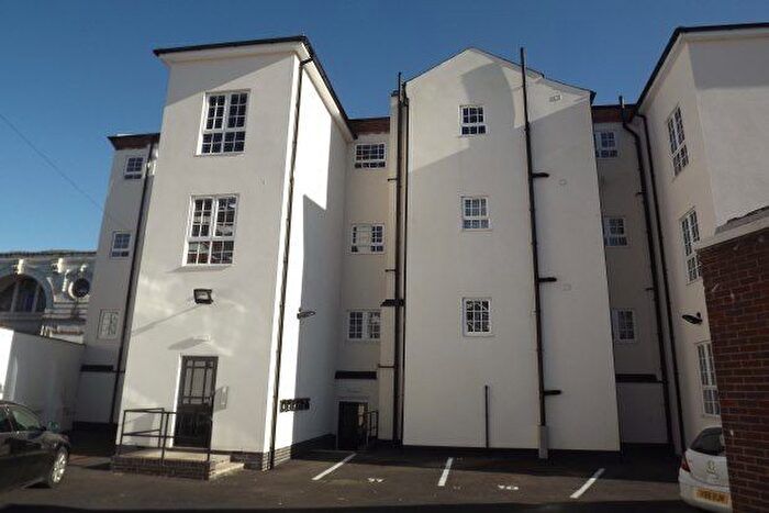 2 Bedroom Flat To Rent In Sandon Road, Stafford, ST16