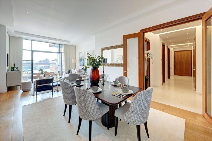 2 Bedroom Flat To Rent In Trevor Square, Knightsbridge, London, SW7