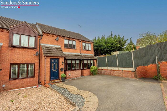 3 Bedroom End Of Terrace House For Sale In Orchard Close, Bidford-on-Avon, Alcester, B50