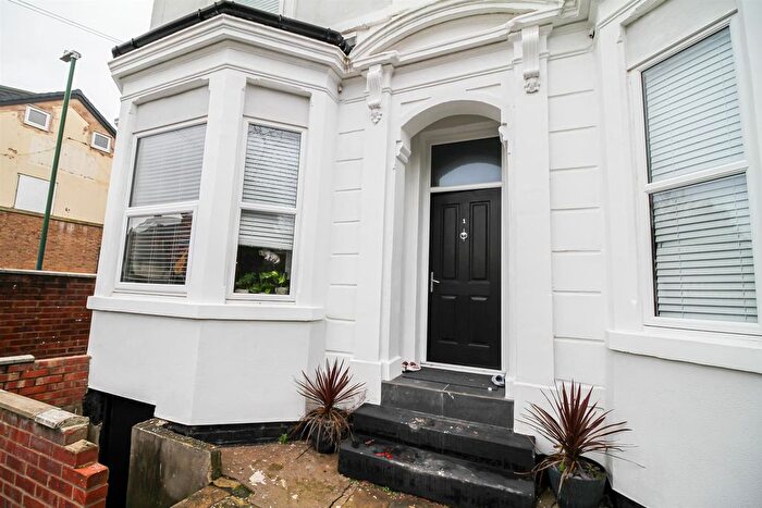 2 Bedroom Property To Rent In Beech Avenue, Nottingham, NG7