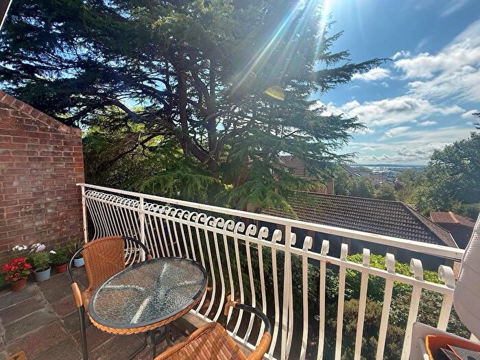 2 Bedroom Flat To Rent In Sandecotes Road, Lower Parkstone, BH14