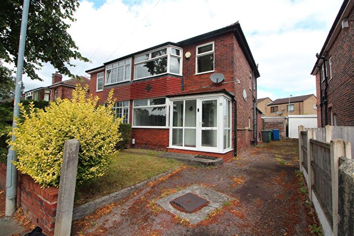 3 Bedroom Semi-Detached House To Rent In Oak Avenue, Whitefield, Manchester, M45