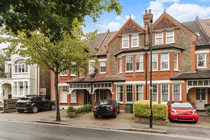 5 Bedroom Property To Rent In Ashlake Road, Streatham, SW16
