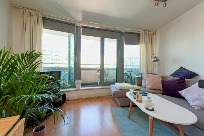 1 Bedroom Flat To Rent In Hardwicks Square, Wandsworth, SW18