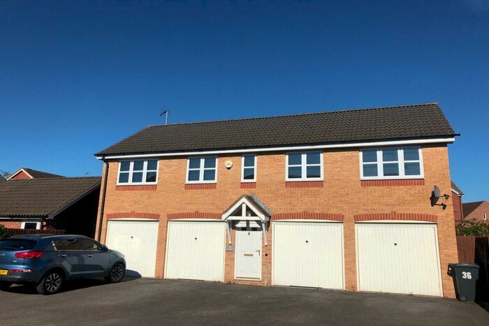 2 Bedroom Detached House To Rent In Swan Meadow, Warwick, CV34
