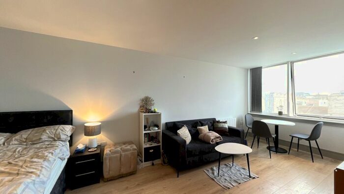 Studio To Rent In Market Square, Uxbridge, UB8