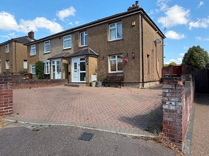 3 Bedroom Semi-detached House For Sale In Anderson Road, Shenley, WD7