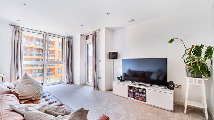 1 Bedroom Flat For Sale In Tiggap House, Cable Walk, London, SE10