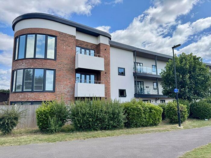 2 Bedroom Flat To Rent In Park View Apartments, Hayling Island., PO11