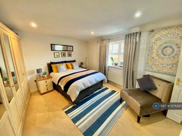 5 Bedroom Detached House To Rent In St. Lucia Walk, Eastbourne, BN23