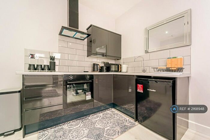 2 Bedroom Flat To Rent In Kimberley Avenue, Ilford, IG2