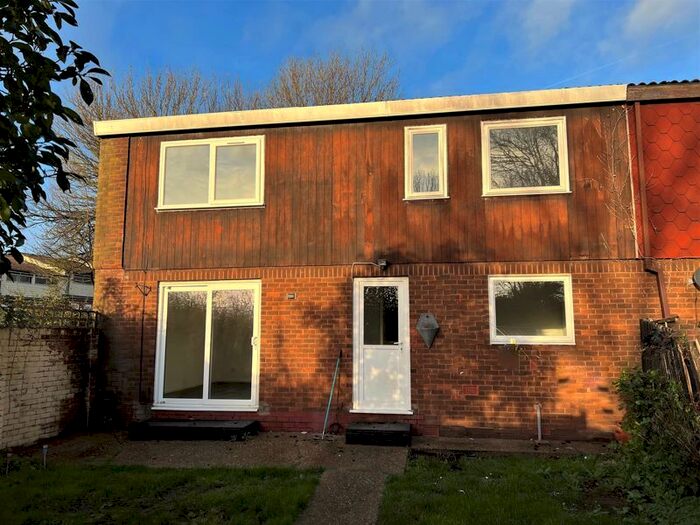 3 Bedroom Property To Rent In Whytewaters, Vange, Basildon SS16