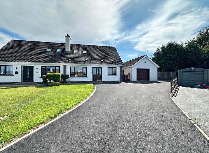 3 Bedroom Semi-detached Chalet Bungalows For Sale In Thornhill Park, Magherafelt, BT45
