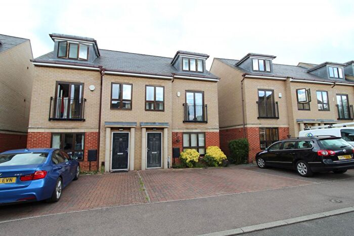 4 Bedroom Town House To Rent In St. Bartholomews Court, Riverside, Cambridge, CB5