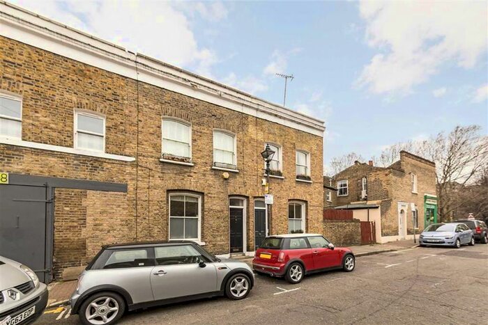 2 Bedroom Flat To Rent In Ravenscroft Street, London, E2