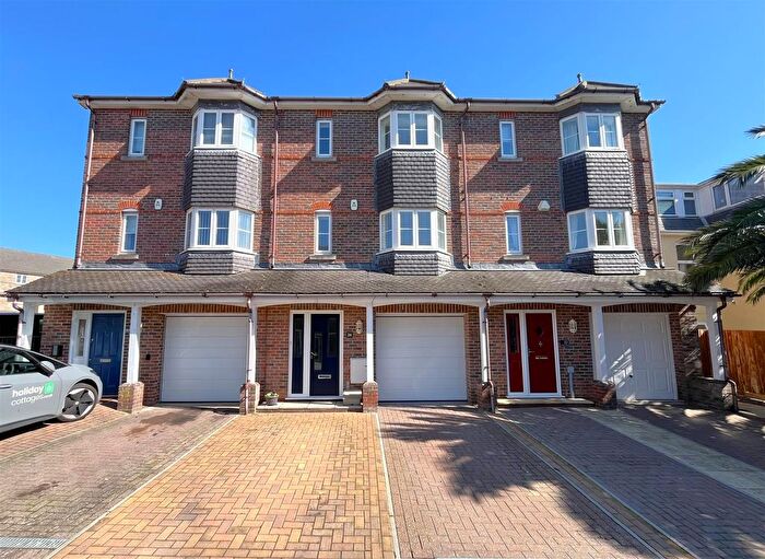4 Bedroom Town House For Sale In Holland Road, Weymouth, DT4