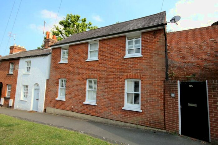 2 Bedroom Detached House To Rent In Greys Road, Henley-On-Thames, Oxfordshire, RG9