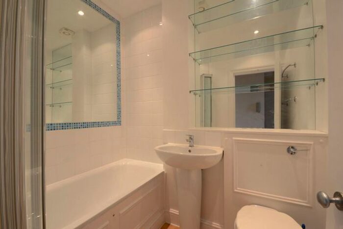 1 Bedroom Flat To Rent In Lillie Road, Fulham, London, SW6