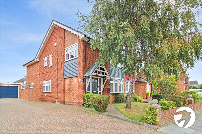 4 Bedroom Semi-Detached House To Rent In Frobisher Way, Gravesend, Kent, DA12