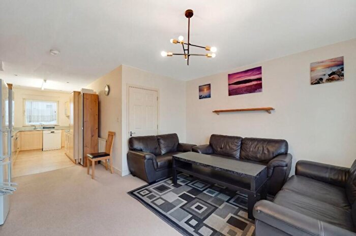 4 Bedroom Apartment To Rent In Loftus Road, Barking, IG11