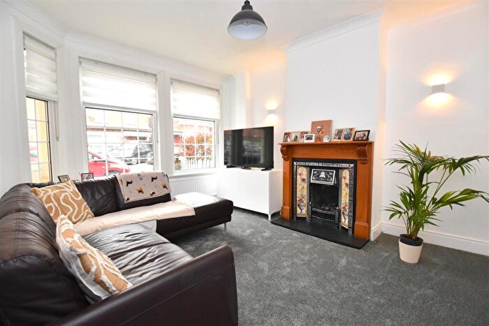 2 Bedroom Semi-Detached House For Sale In Richmond Avenue, Shoeburyness, Southend-On-Sea, SS3